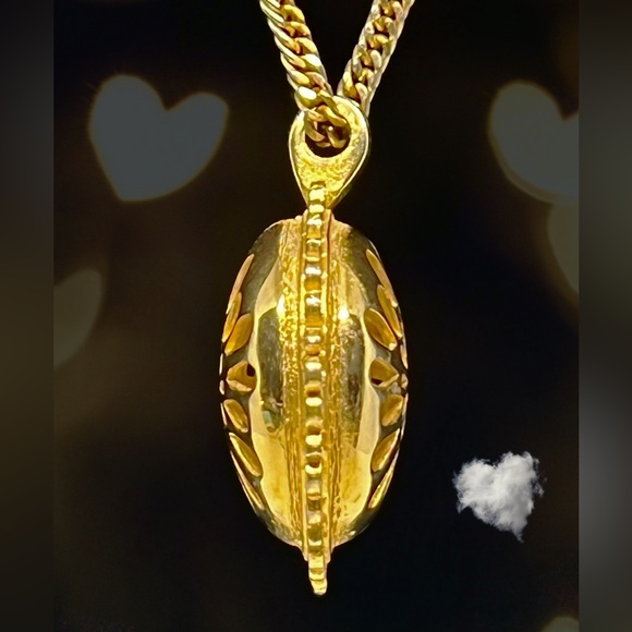 Vtg Gold Tone Puff Flower Charm Pendant/Medallion Necklace - Picture 4 of 7